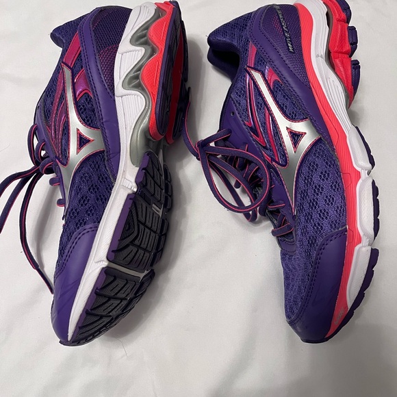 Mizuno Wave Inspire 12 - Picture 2 of 4